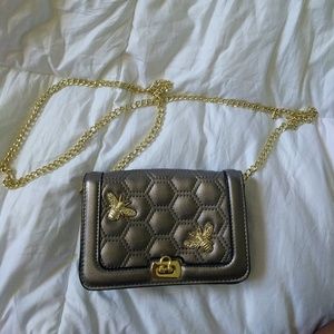 Honeycomb metallic cross body bag🐝